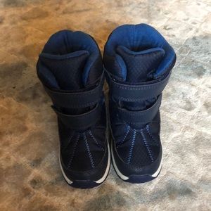 Carters Boys Size 10 Snow Boots